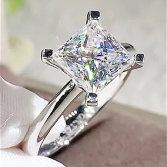 NEW 2 Carat Square Princess Cut Engagement Ring - Picture 4 of 5